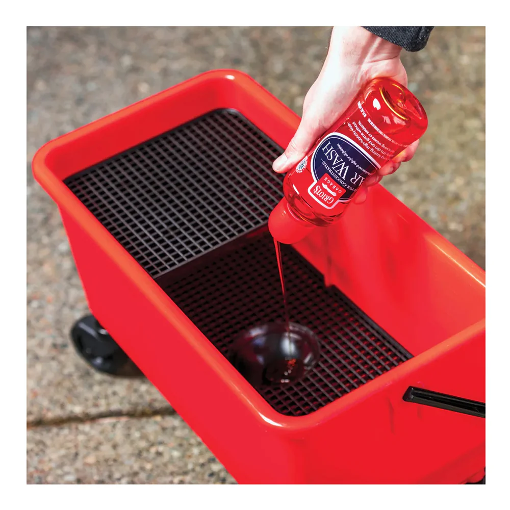 * Griot's Garage Ultimate Wash Bucket with Casters & Lid - Image 4