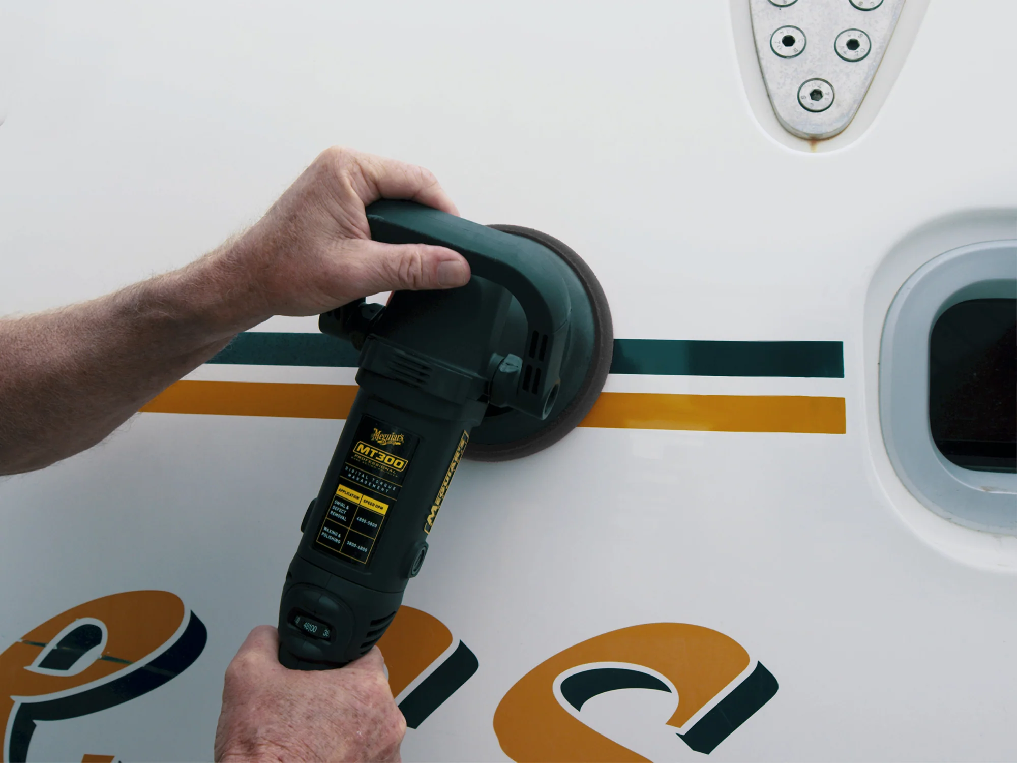 Meguiar's Flagship Premium Marine Wax, M6301 - 1 gal. - Image 6