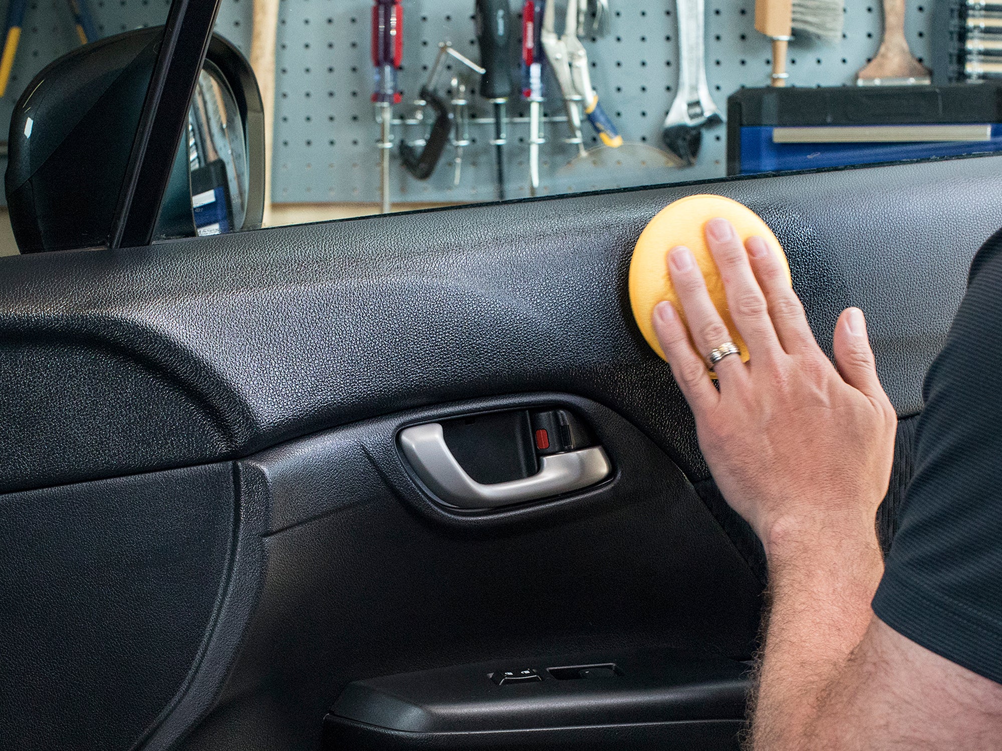 Meguiar's New Car Scent Interior Protectant, G4216 - 16 oz. - Image 5